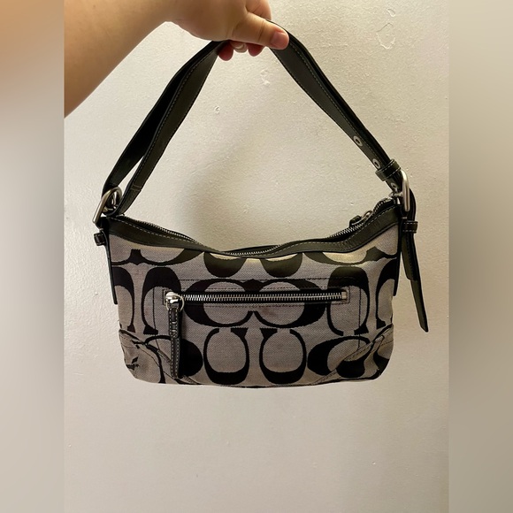 Coach Handbags - ‼️ON HOLD! PLS DO NOT BUY! ‼️ Coach Signature Print Black/Grey C Purse